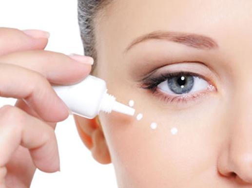 Cuidado del contorno de ojos.